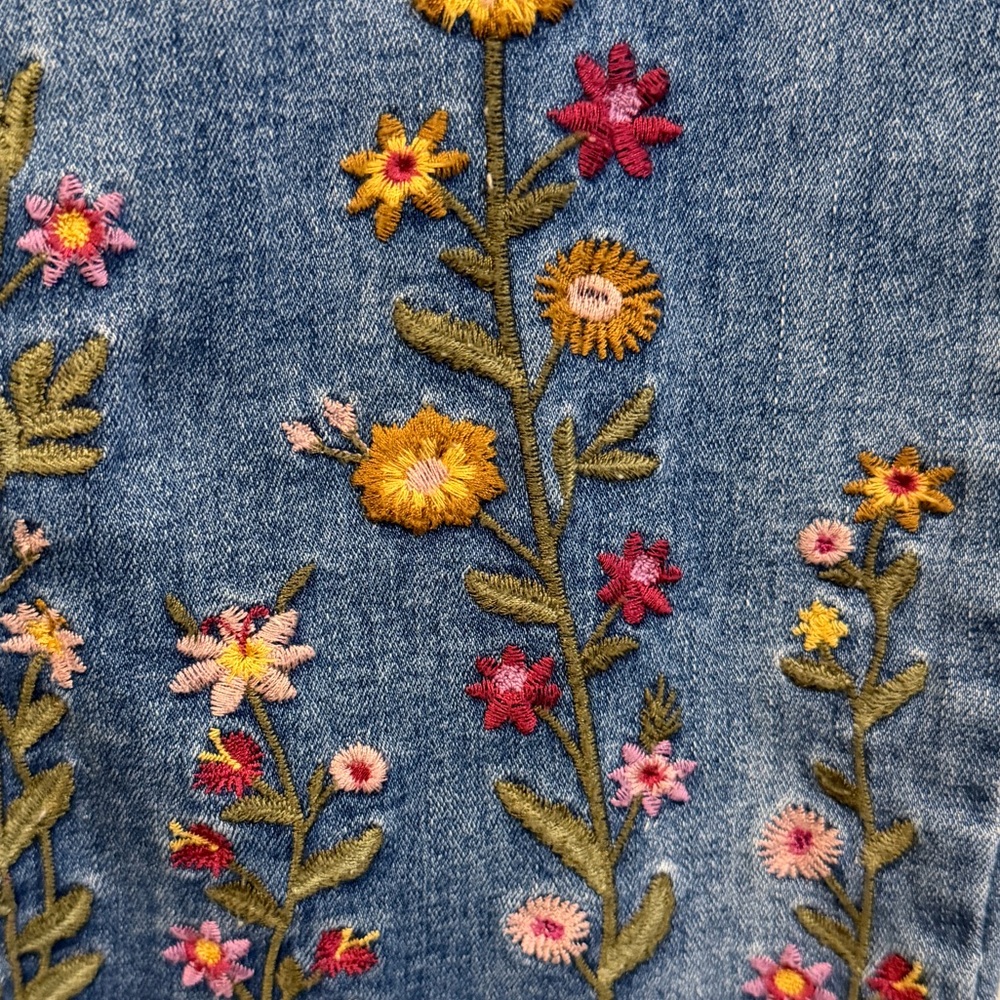 Coldwater Creek Floral Embroiderd Straight Jean 20W Blue Denim boho - Picture 3 of 5